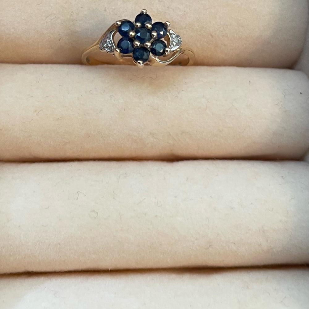 10K Yellow Gold Sapphire Ring